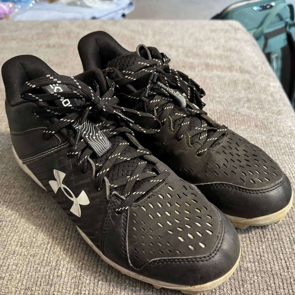 Under Armour men’s cleat